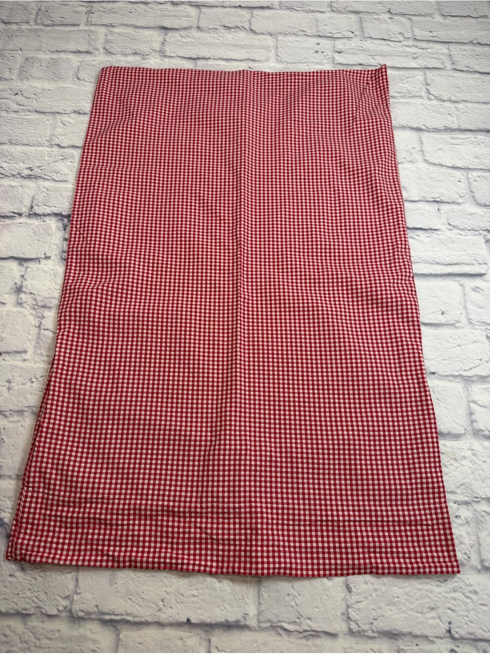 Pottery Barn Kids Red and White Gingham Standard Size Pillow Case. (1)